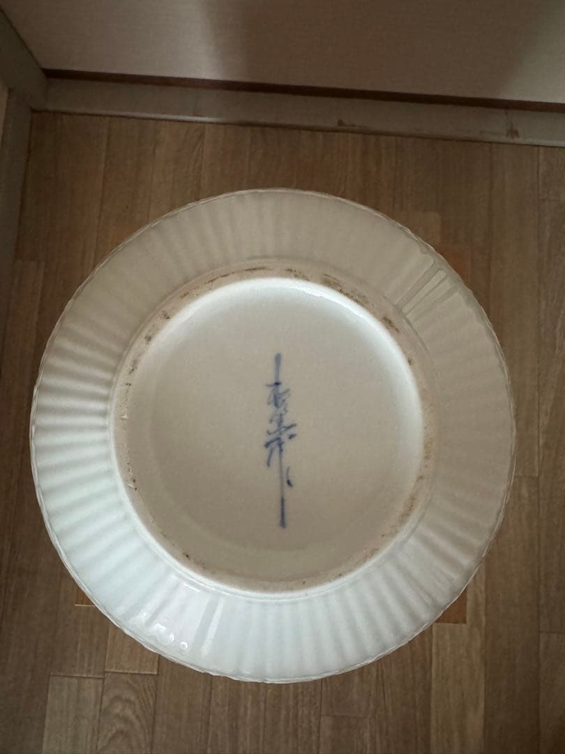 有田焼？白磁彫　花瓶　緒方松右衛門？
