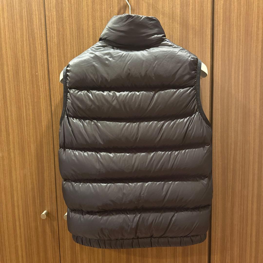 Moncler ネイビーダウンベスト