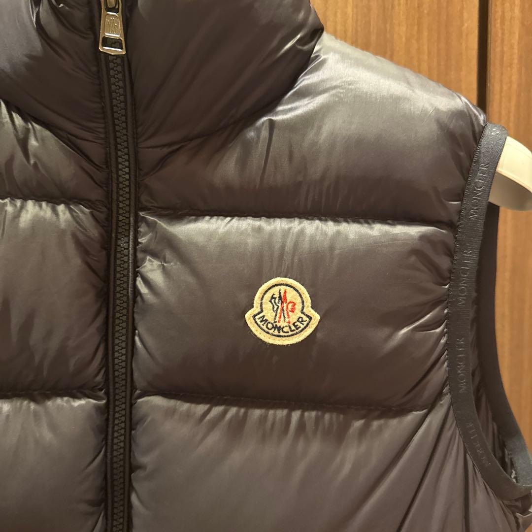 Moncler ネイビーダウンベスト