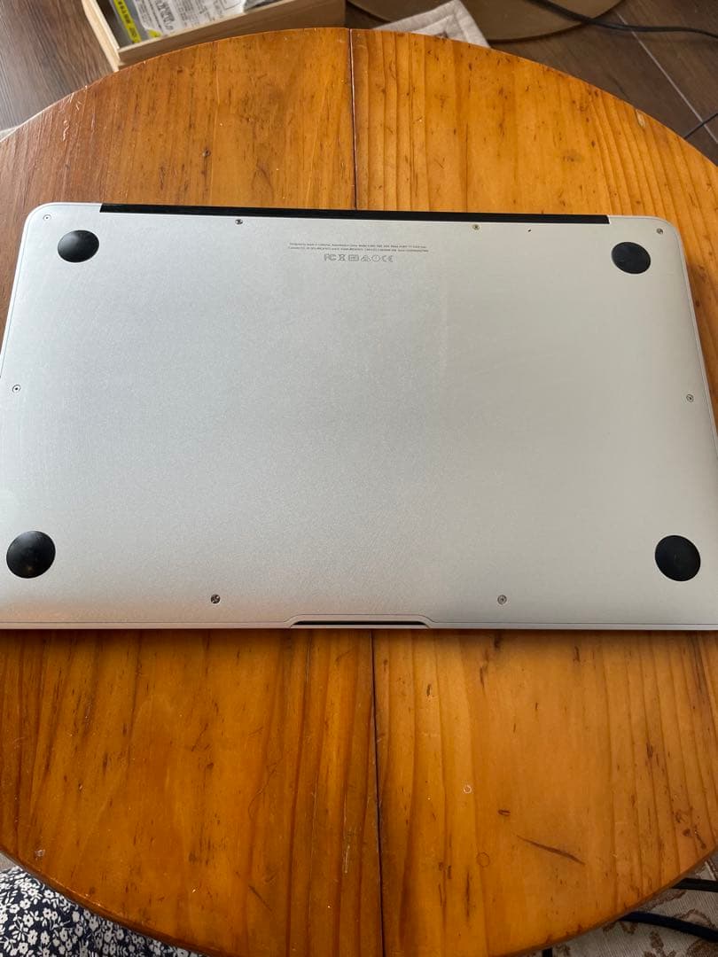 【リボン】MacBook Air 2015メモリ4G 容量121G充電器付