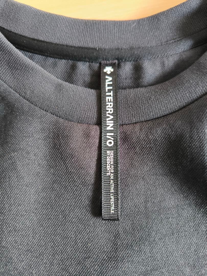 ​【美品】デサント オルテライン I/O 半袖Tシャツ ブラック Lサイズ