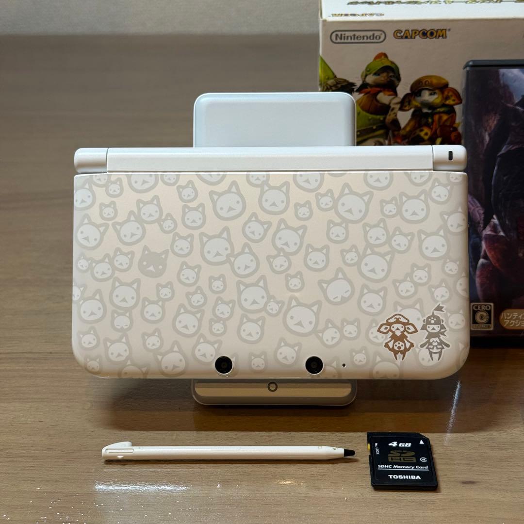 5-267【美品】ニンテンドー3DS LL アイルーホワイト 箱付き