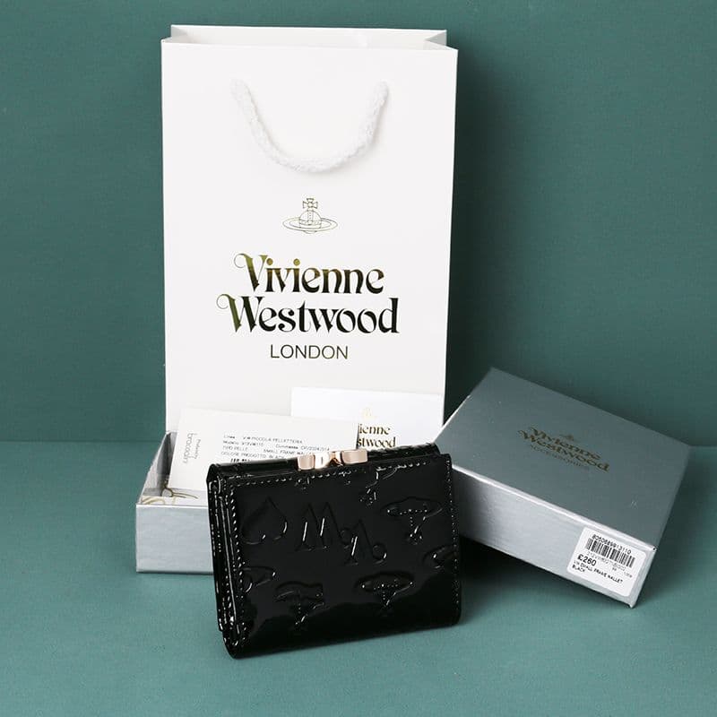 Vivienne Westwood ブラック三つ折り財布 ＃21136