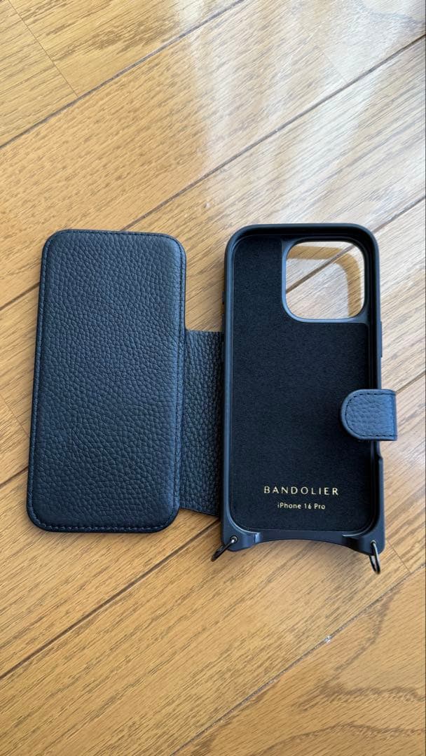 BANDOLIER バンドリヤー iPhone16pro 手帳型ケース