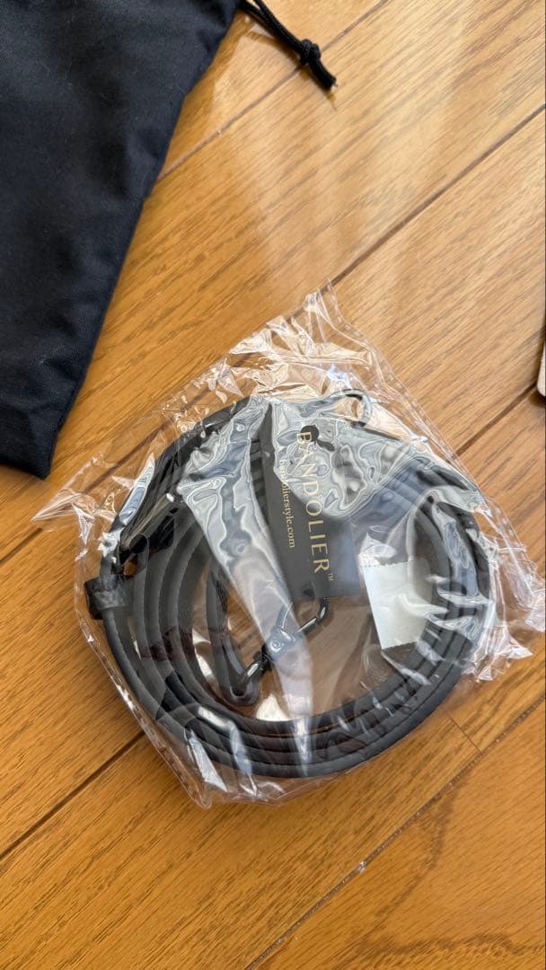 BANDOLIER バンドリヤー iPhone16pro 手帳型ケース