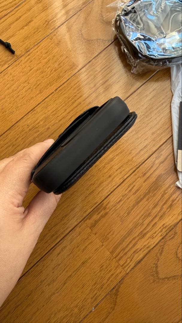 BANDOLIER バンドリヤー iPhone16pro 手帳型ケース