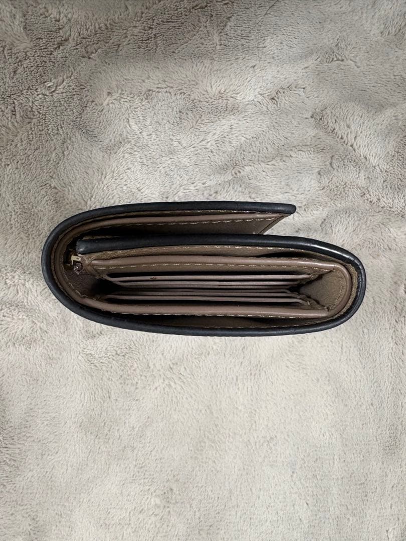 LOEWE ロエベ 三つ折り財布 人気カラー サンド
