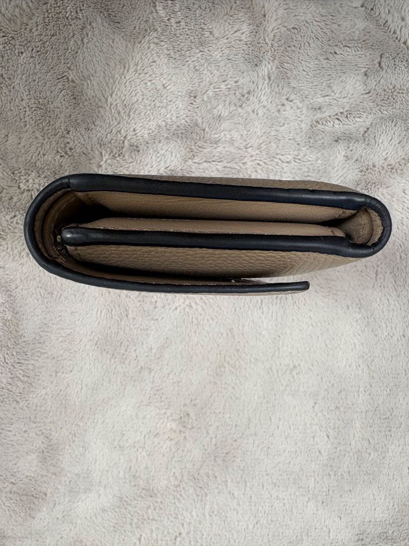 LOEWE ロエベ 三つ折り財布 人気カラー サンド