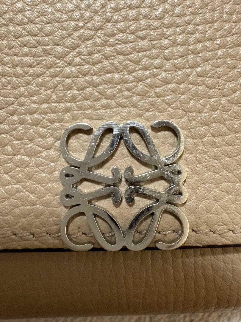 LOEWE ロエベ 三つ折り財布 人気カラー サンド