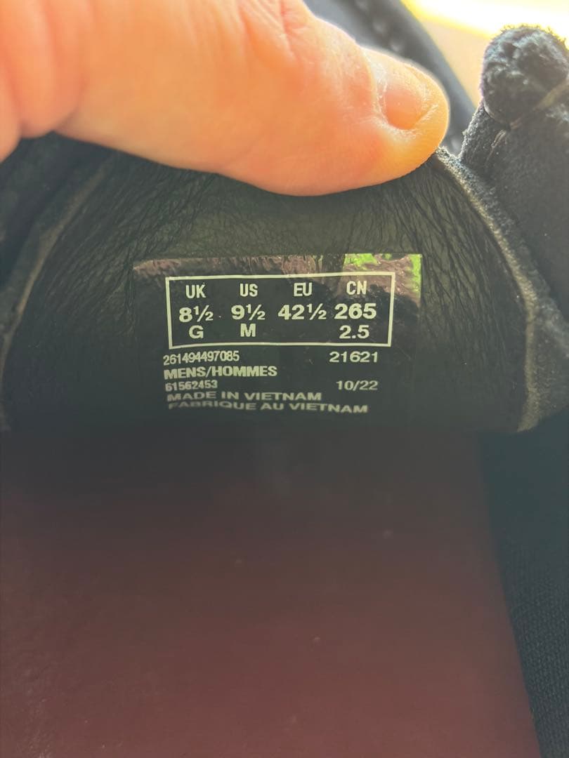 靴 Clarks Wallabee GTX GORE-TEX Black Suede