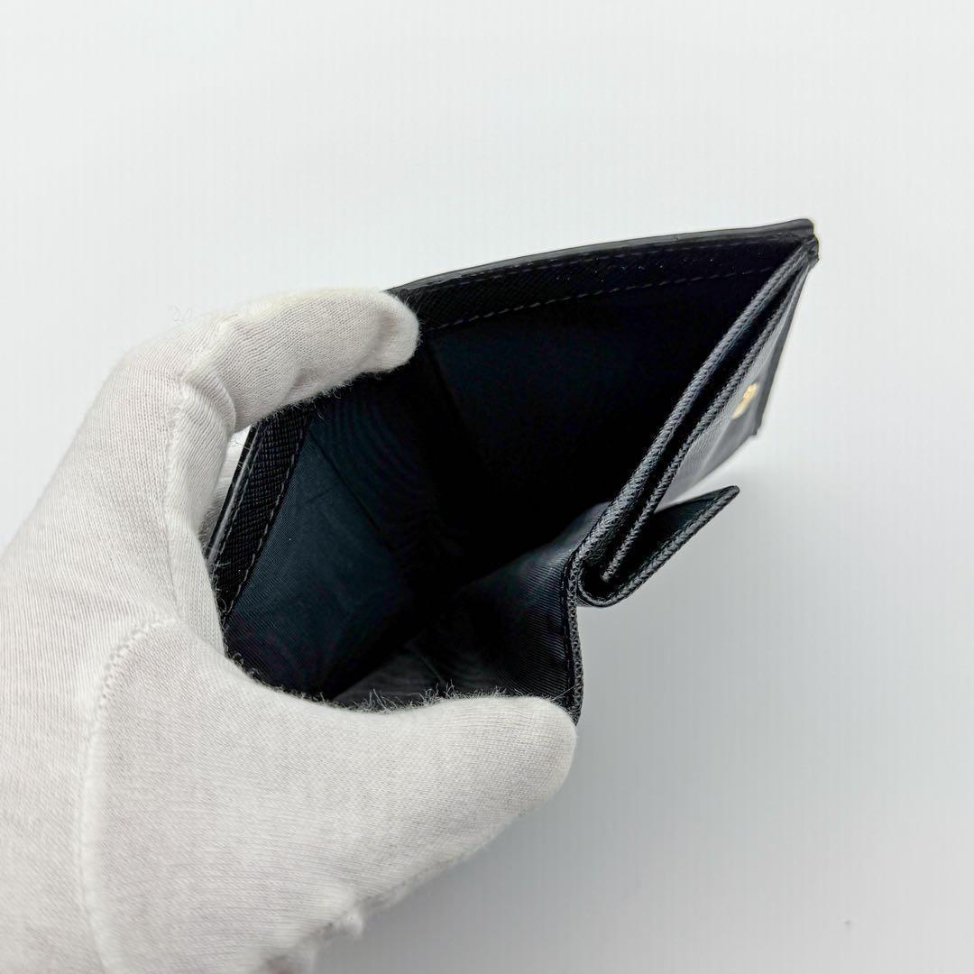【IC内蔵】プラダ 1MV204 サフィアーノエンボス 二つ折り財布　型押し