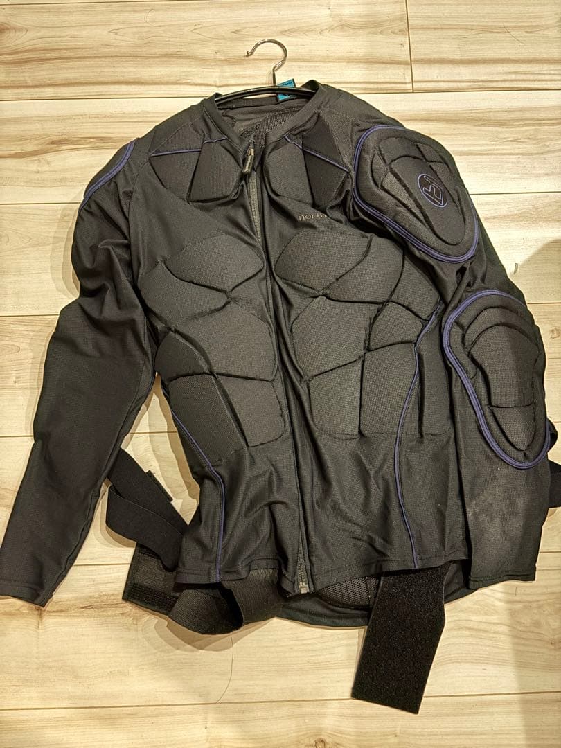 最終値下げ　northpeakプロテクションパッドM スノーボード