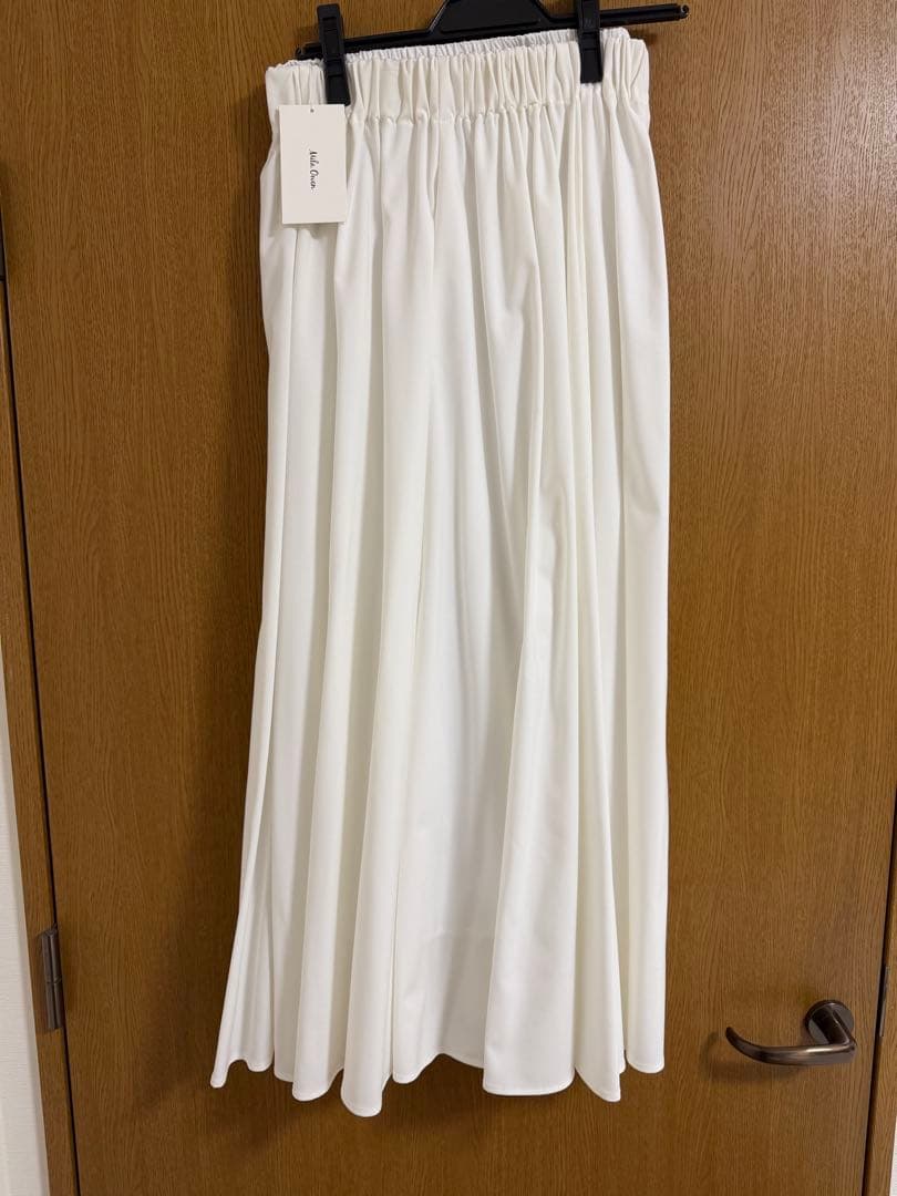 【新品未使用】タグ付き　ミラオーウェン　ギャザーマキシスカート　白