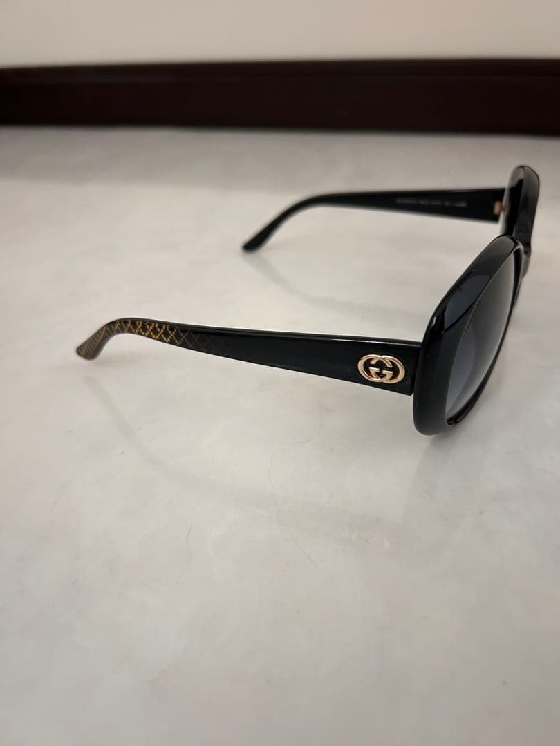 Gucci ブラック ラウンド型 サングラス