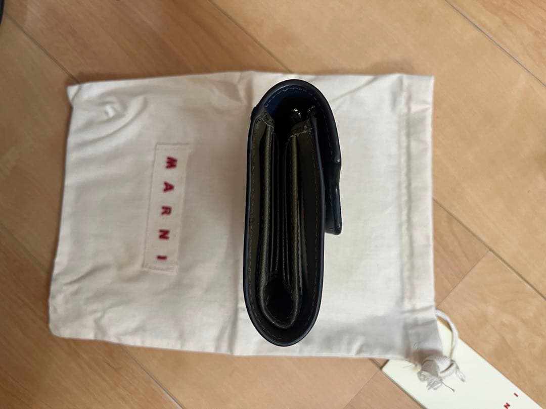 MARNI マルニ 三つ折り財布 ネイビー/ホワイト/ブラウン