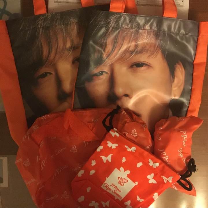 リュシウォン グッズ ポーチ メモ帳など！！
