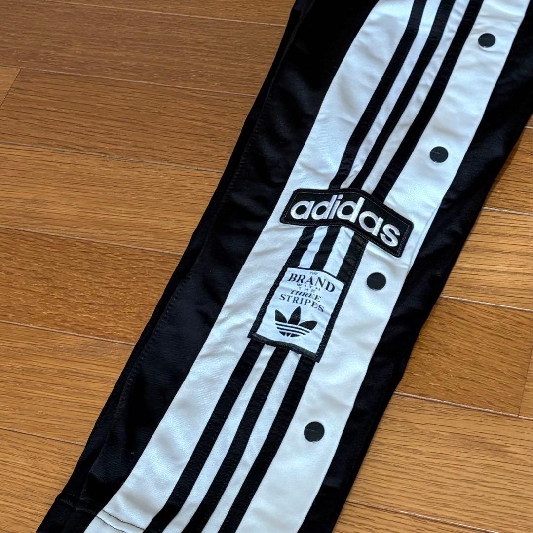 アディブレイクパンツ　Sサイズ