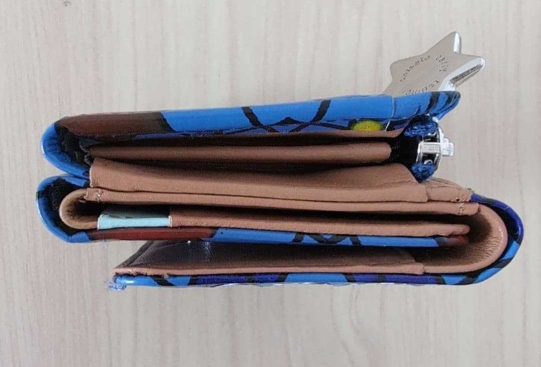 tsumori chisato CARRY 折り財布　ハンドクロスステッチ
