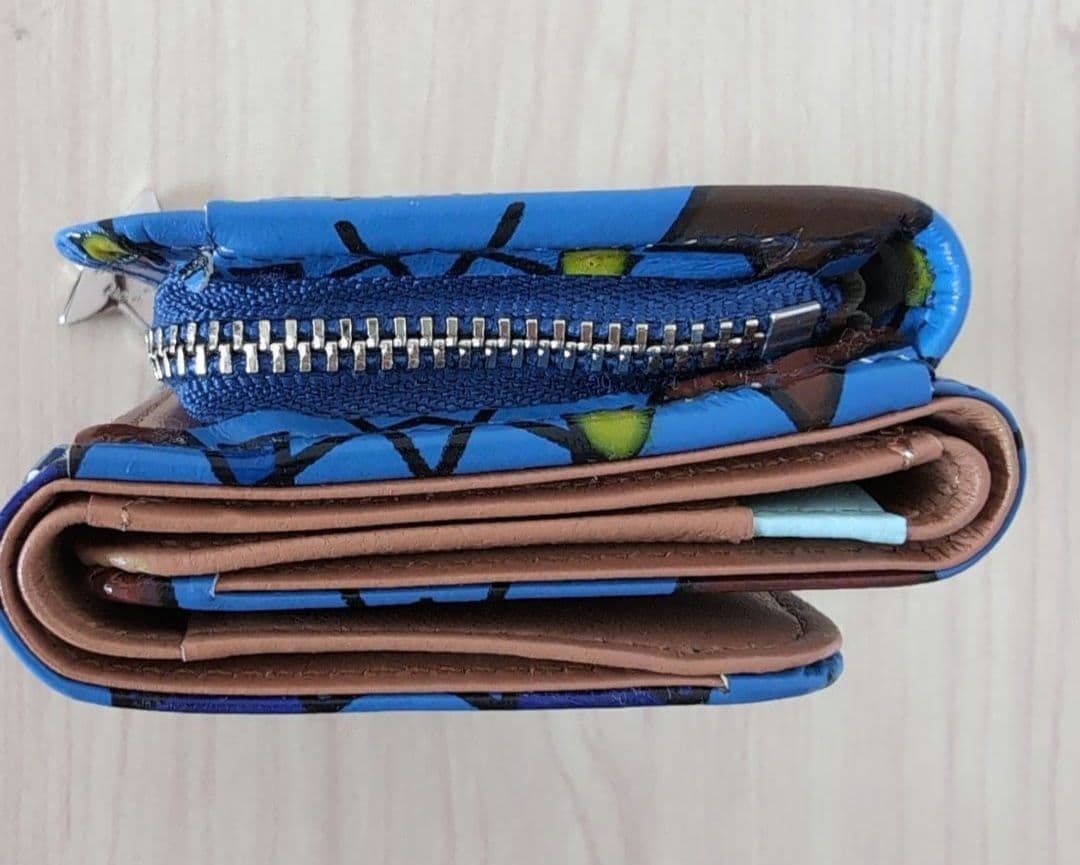 tsumori chisato CARRY 折り財布　ハンドクロスステッチ
