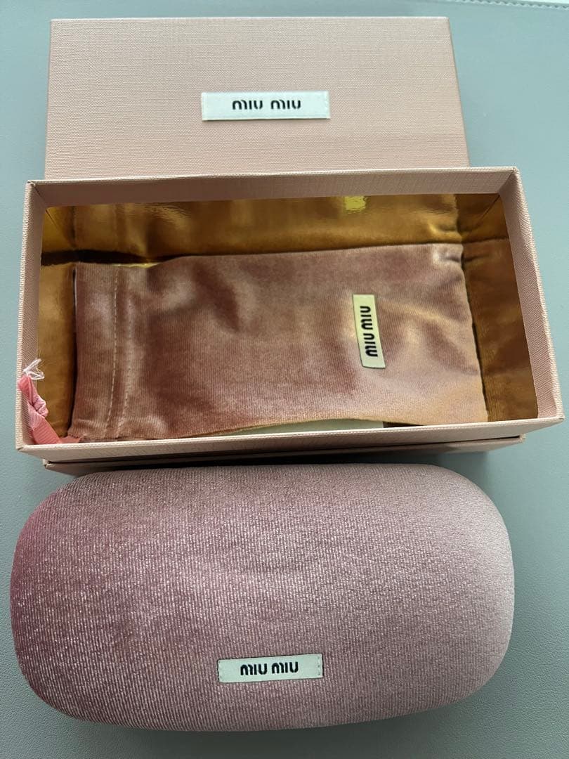 ほぼ新品　miu miu ブラウン サングラス