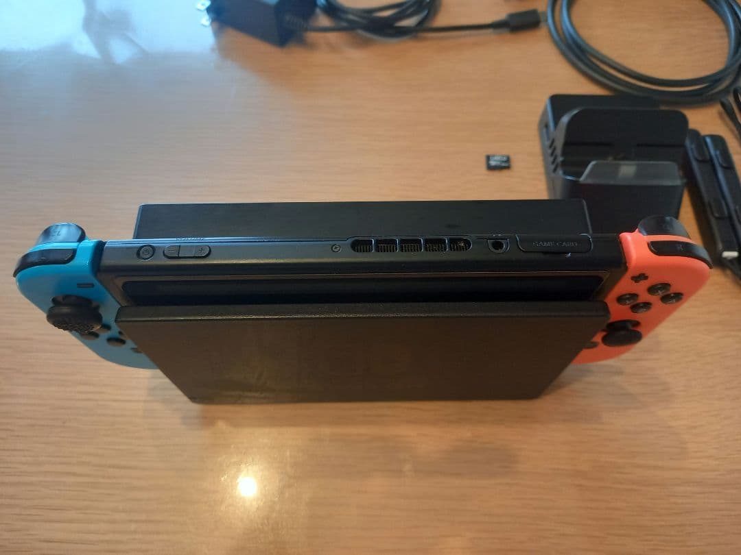 訳あり　Nintendo Switch 本体 青/赤 Joy-Con 付属品付き