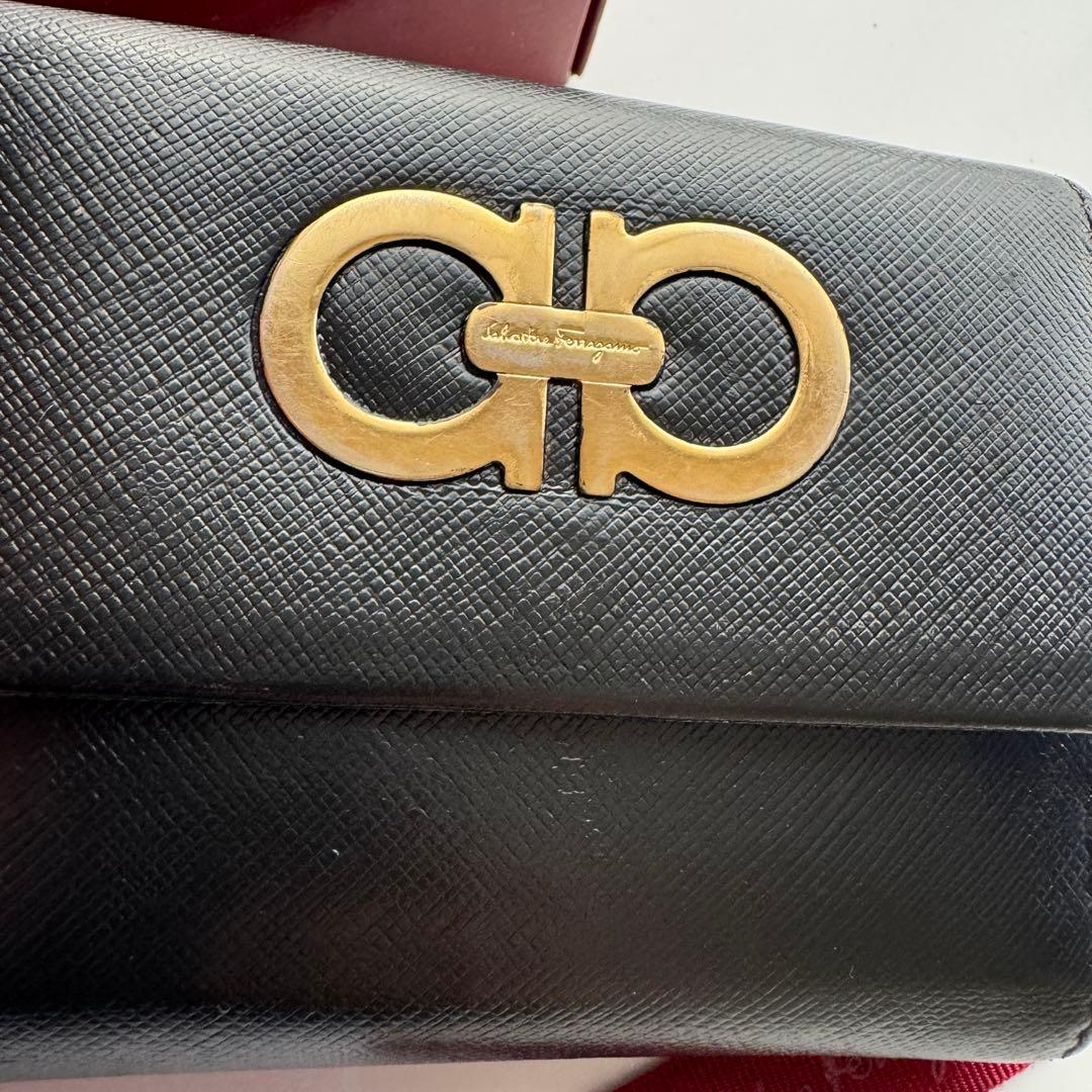【美品】338 Ferragamo サルバトーレフェラガモ 2つ折り財布