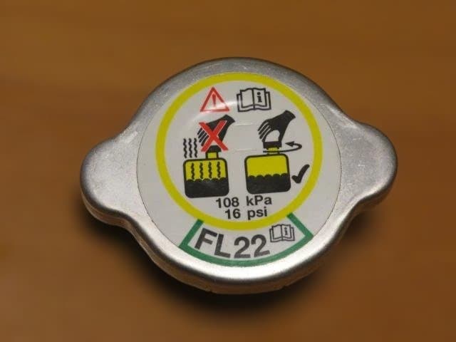 MAZDA NCロードスター　サブタンク　品番LFG1-15-350C
