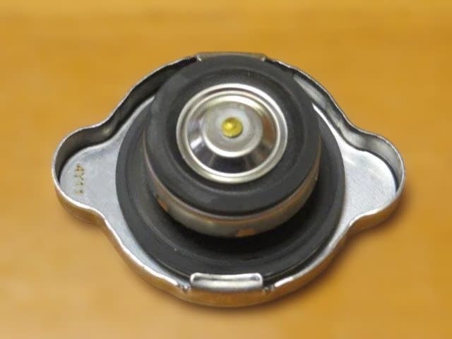 MAZDA NCロードスター　サブタンク　品番LFG1-15-350C