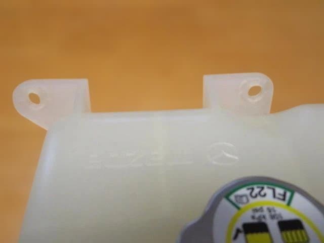 MAZDA NCロードスター　サブタンク　品番LFG1-15-350C