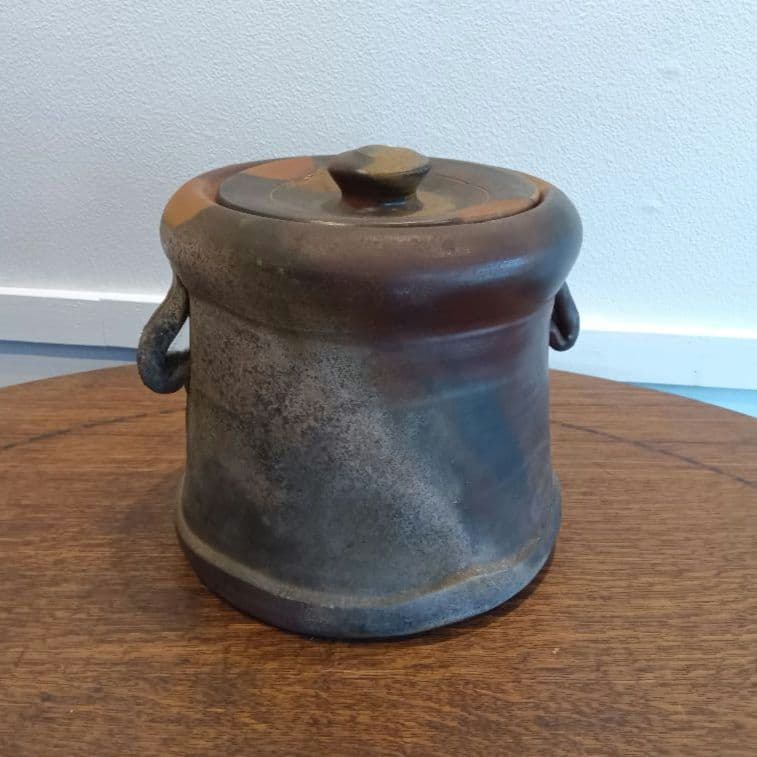 備前焼　蓋付き容器　焼き物　箱無し 陶芸