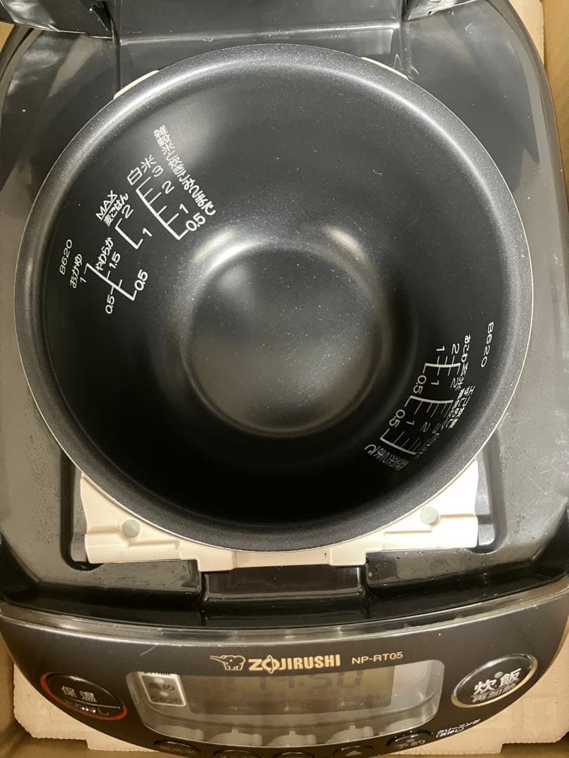 3合炊きZOJIRUSHI NP-RT05 ブラック 炊飯器
