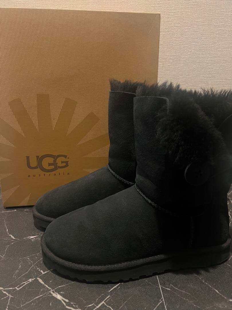 【美品】UGG W BAILEY BUTTON 24cm
