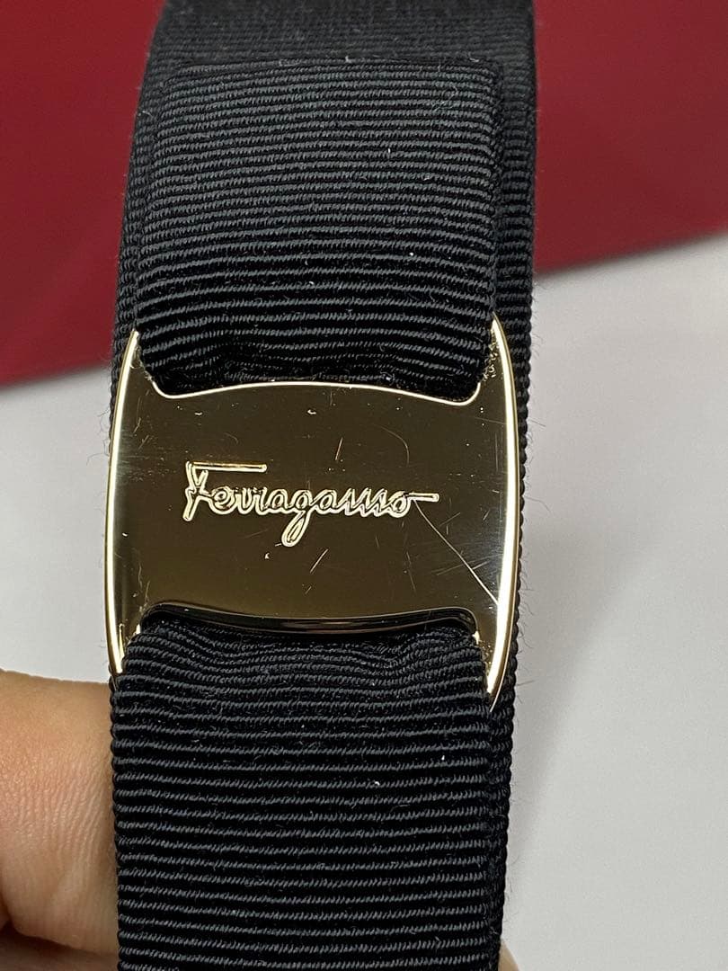 Salvatore Ferragamo フェラガモ カチューシャ 黒 使用頻度少
