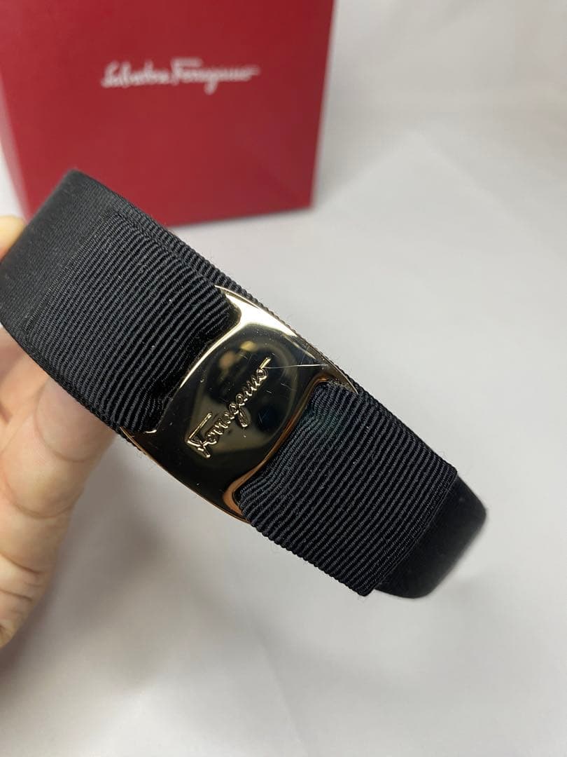 Salvatore Ferragamo フェラガモ カチューシャ 黒 使用頻度少