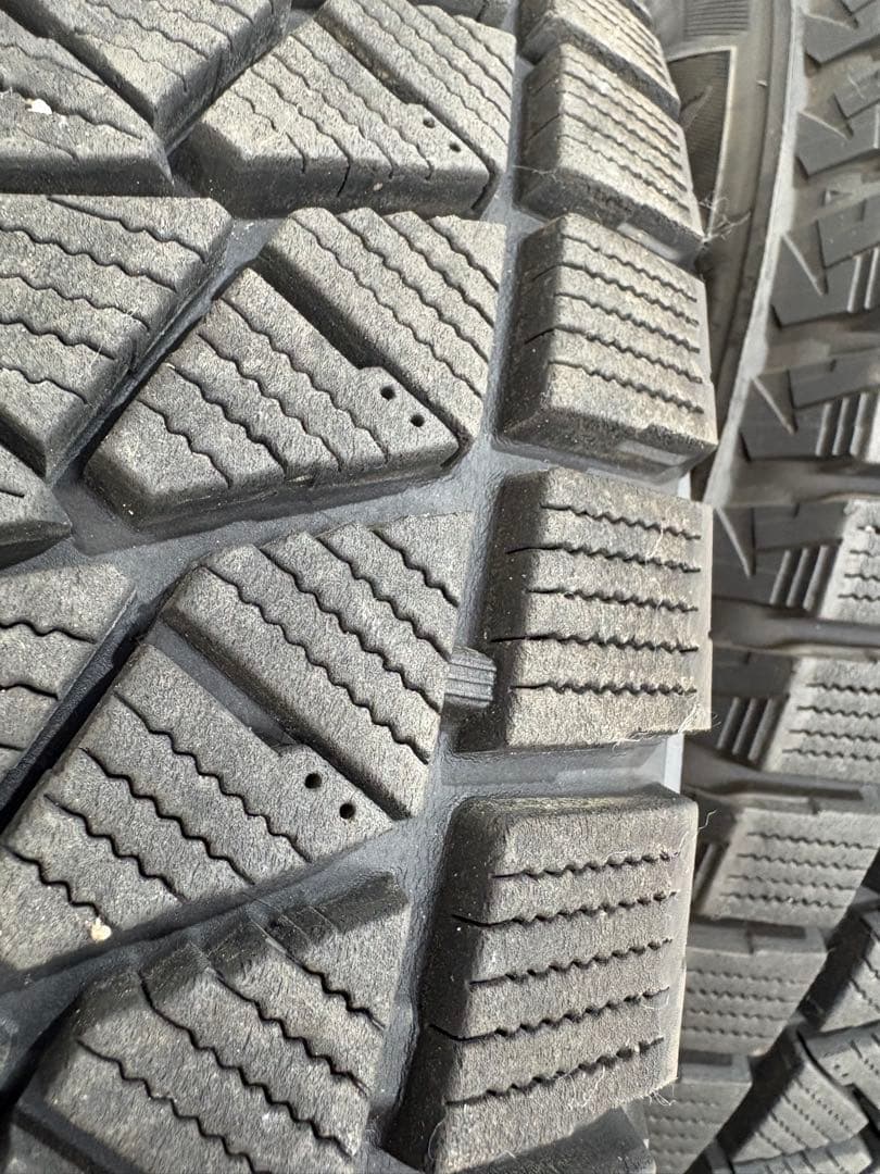 富山県☆ブリヂストン BRIZZAK DM-V2 225/65R17 バリ9分山
