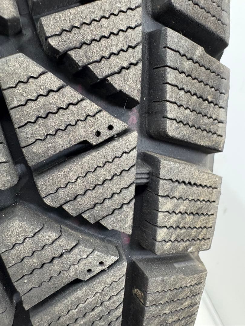 富山県☆ブリヂストン BRIZZAK DM-V2 225/65R17 バリ9分山