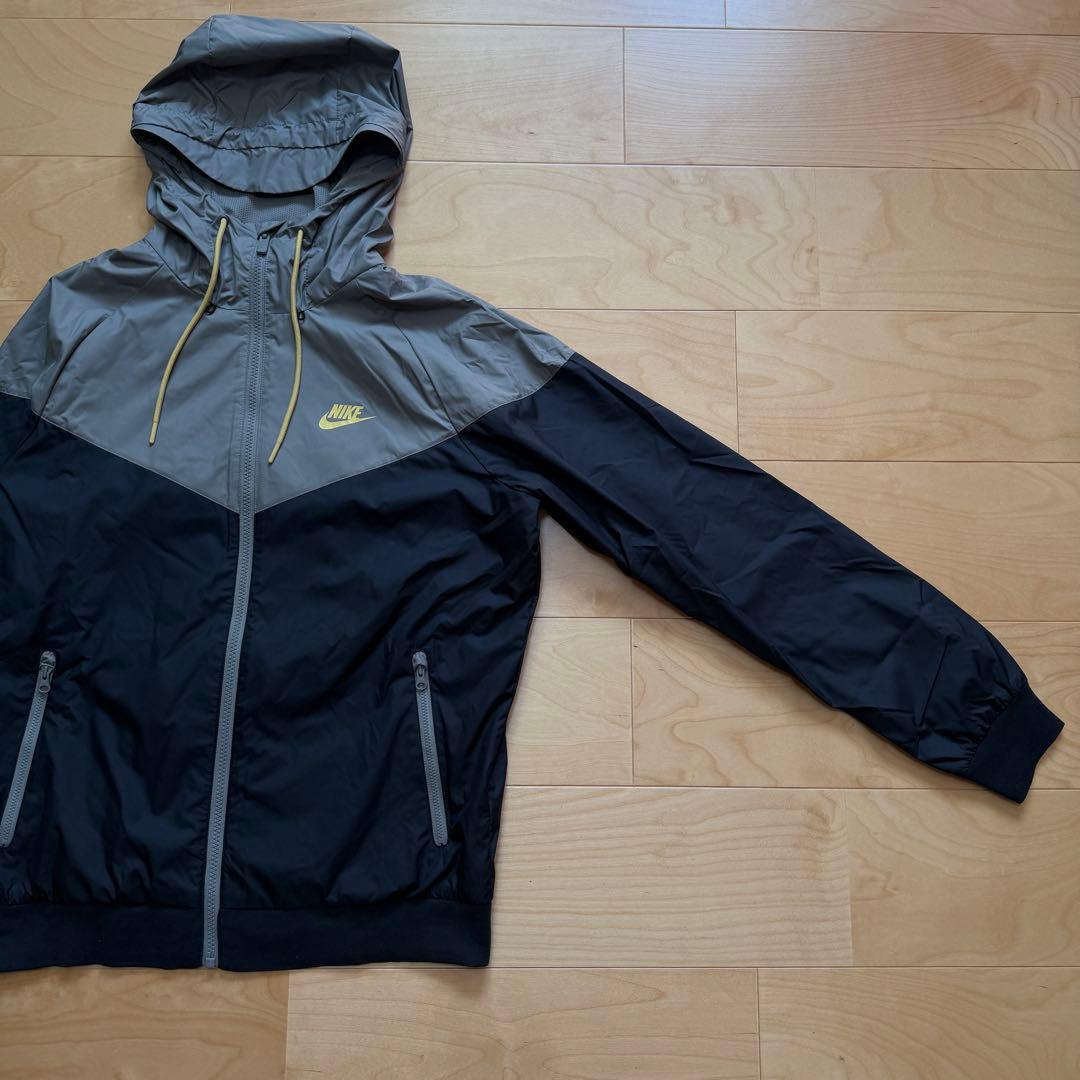 NIKEナイキ　ウィンドブレーカー　ウィンドランナー　上着　カーキ　黒　L 新品