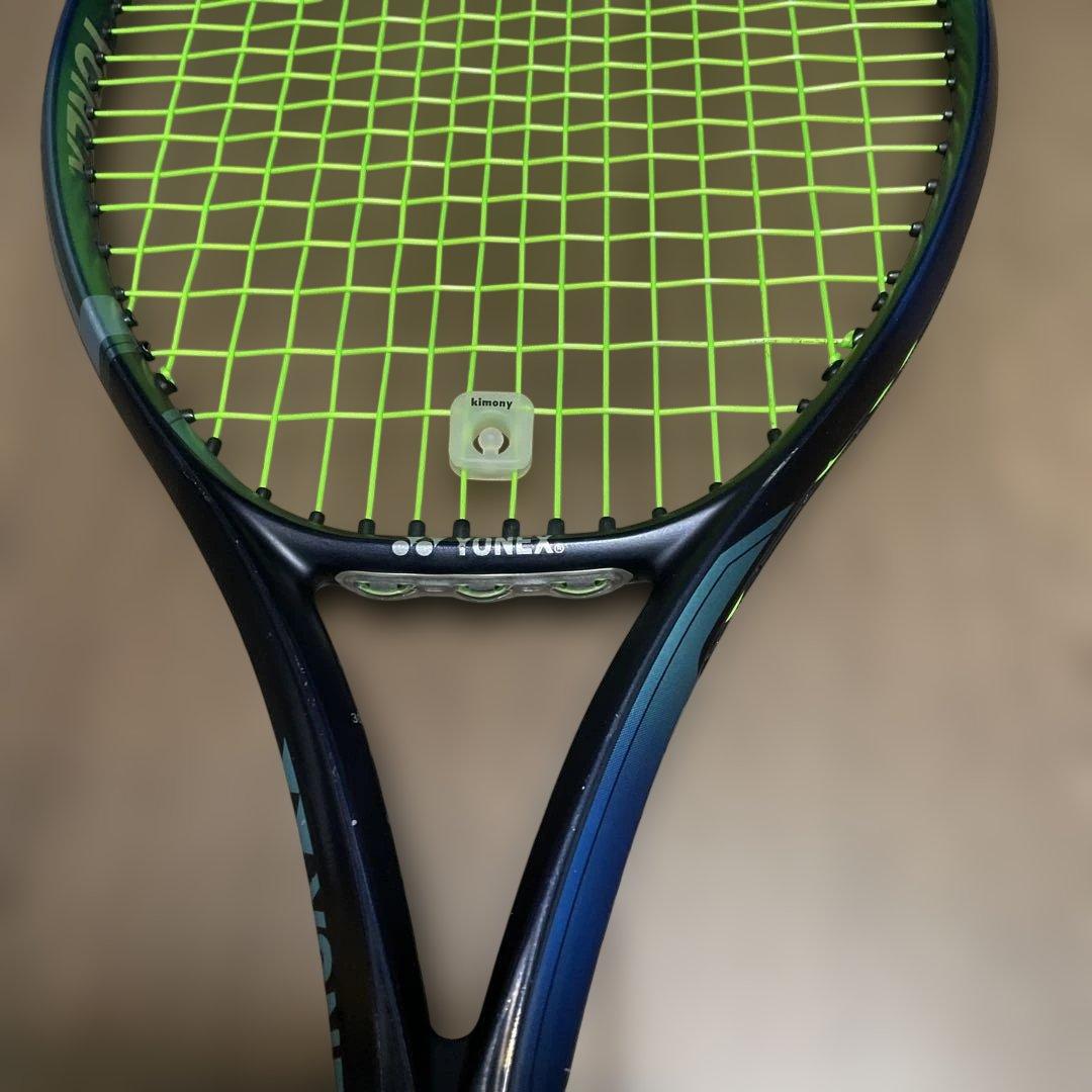 YONEX　EZONE100　2022モデル　G1、グリップテープおまけ