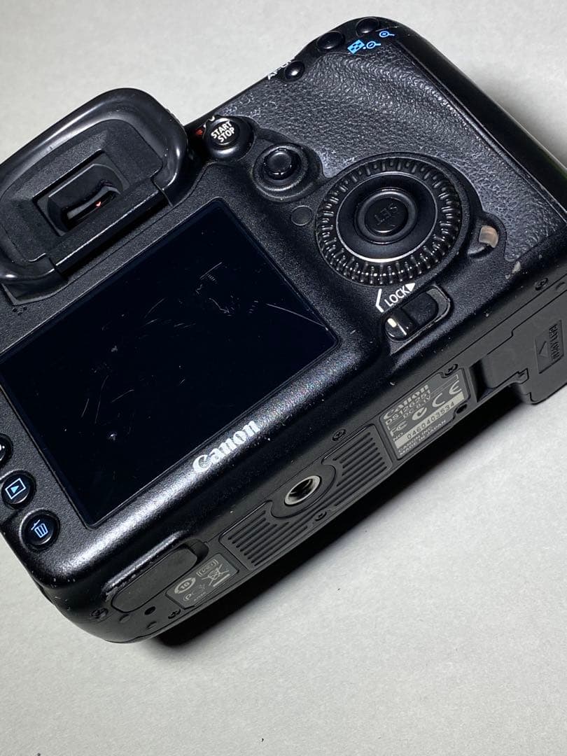 Canon EOS 7D + バッテリーグリップ BG-E7