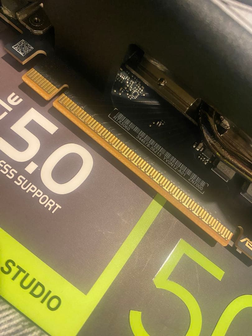グラフィックボード・グラボ・ビデオカード ASUS GeForce RTX 5060 OC 8GB