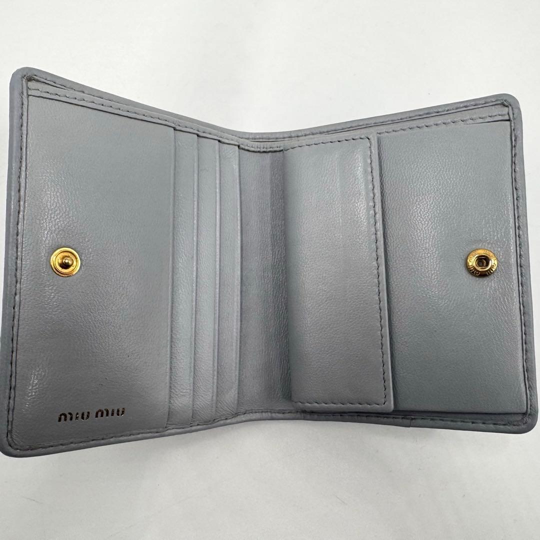 現行 MIUMIU マテラッセ 二つ折り財布 アイスブルーグレー 箱付