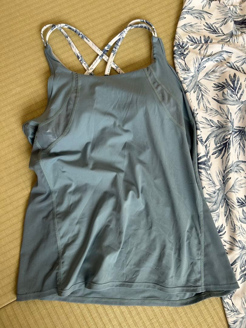 ヨガウェア タンクトップ&レギンスセット