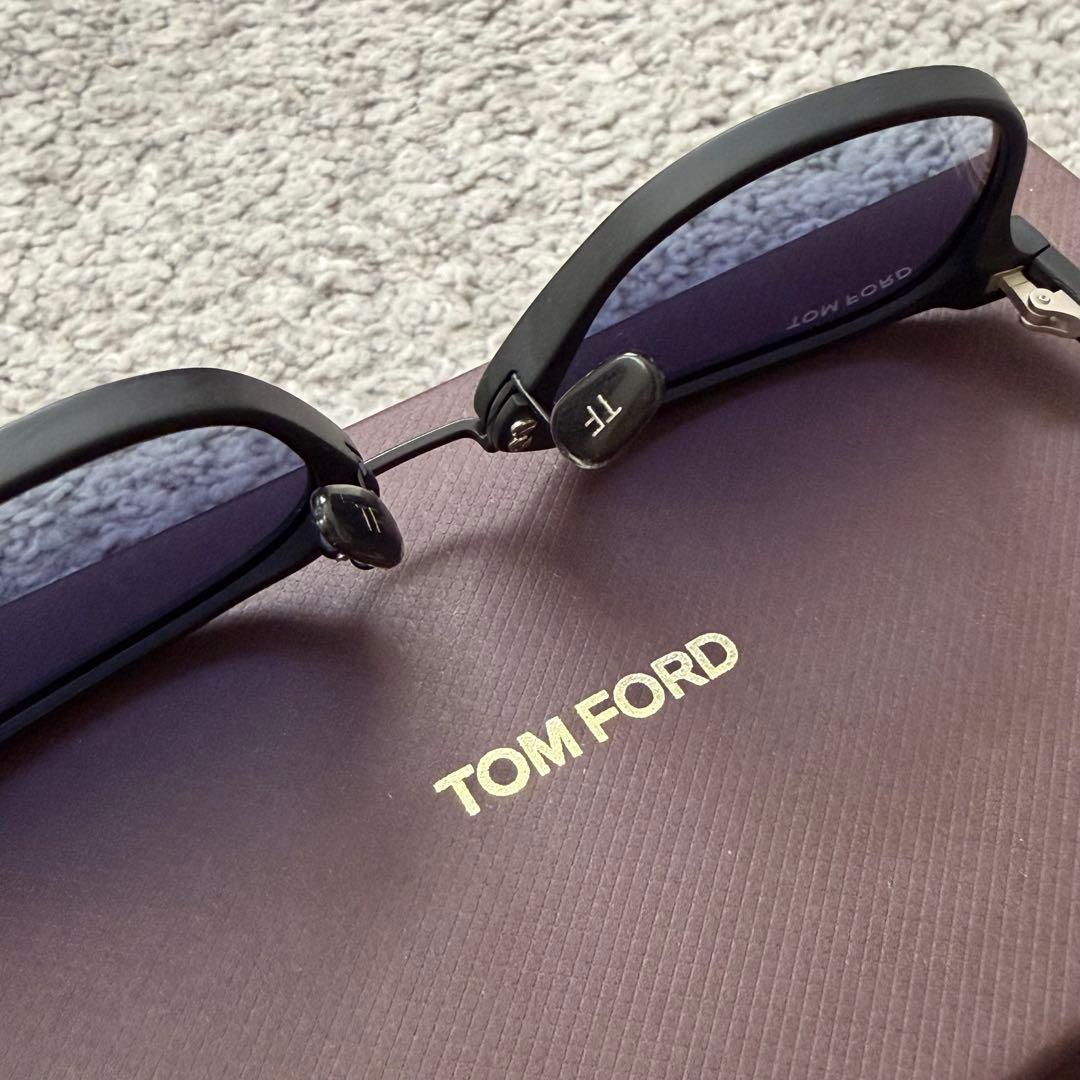 TOM FORD トムフォード TF1049D マットブラック