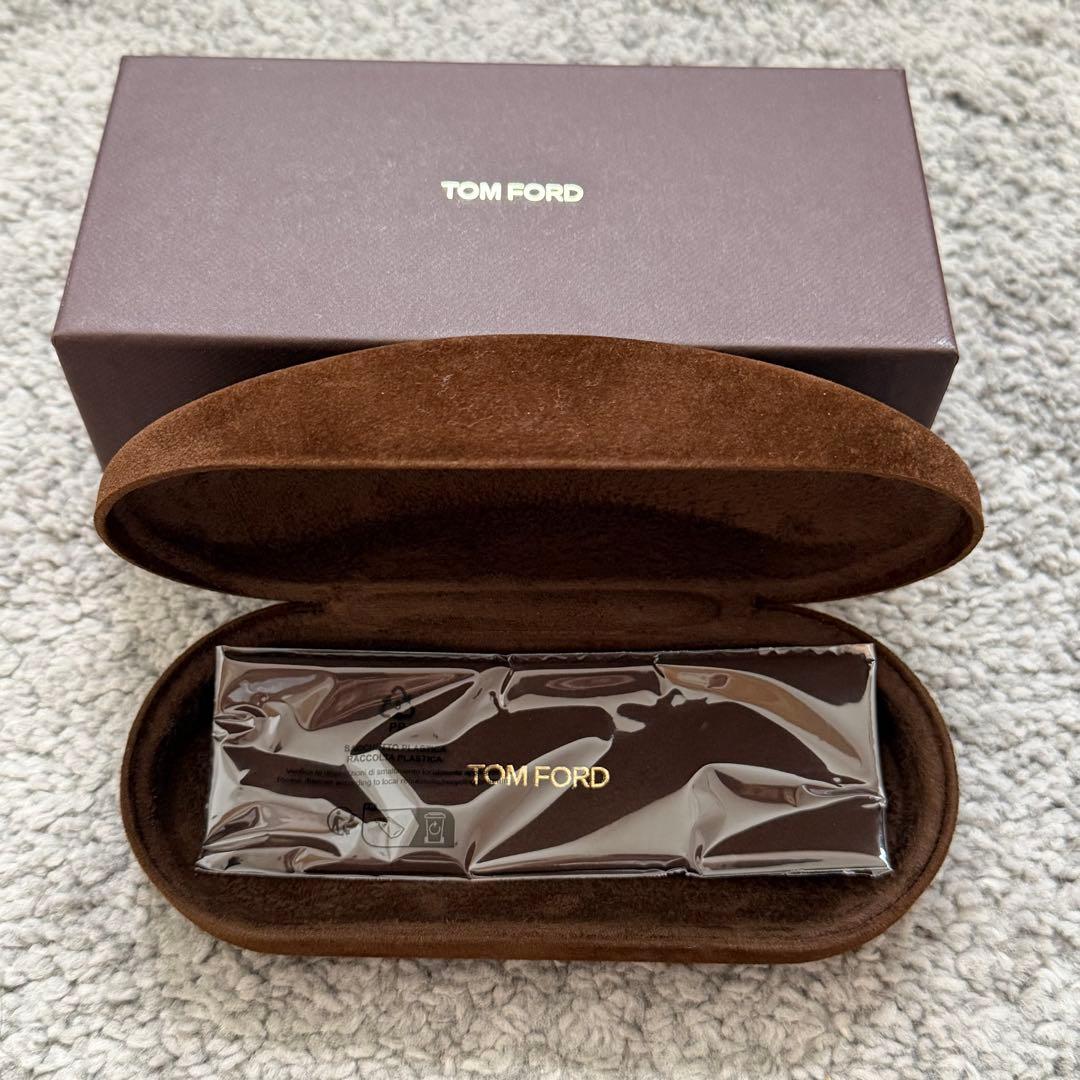 TOM FORD トムフォード TF1049D マットブラック
