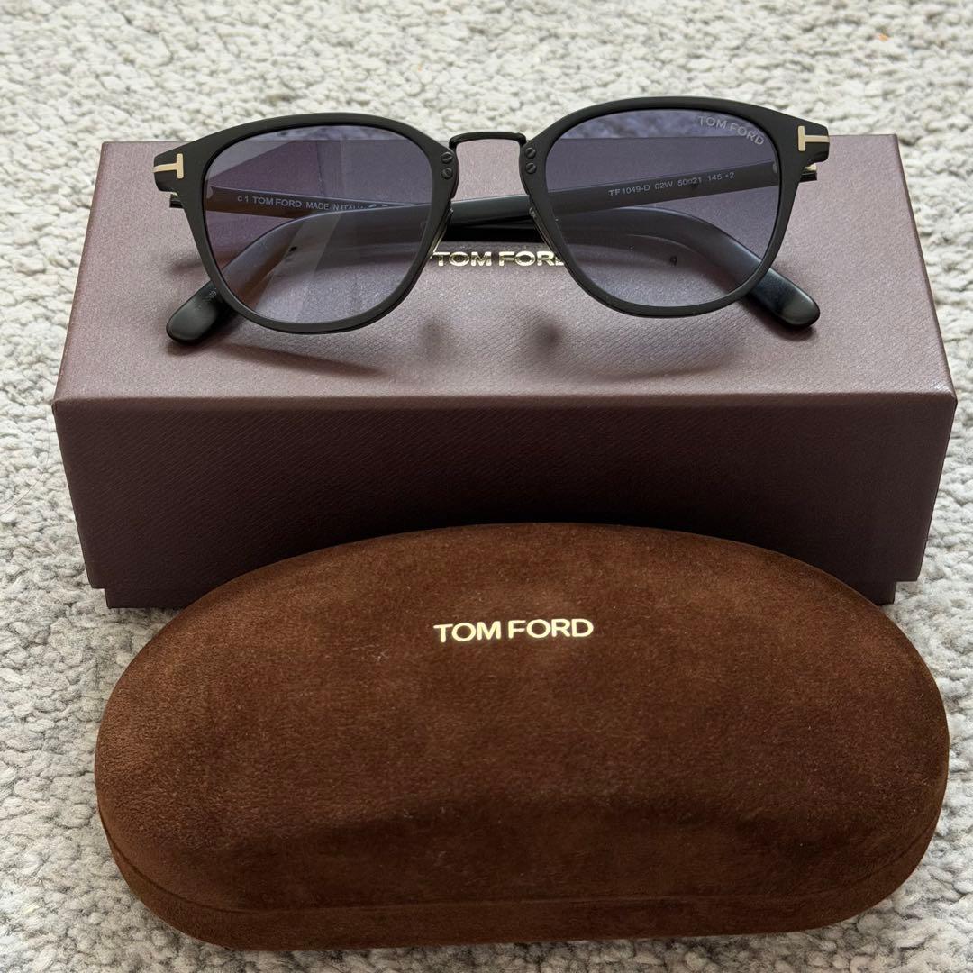 TOM FORD トムフォード TF1049D マットブラック