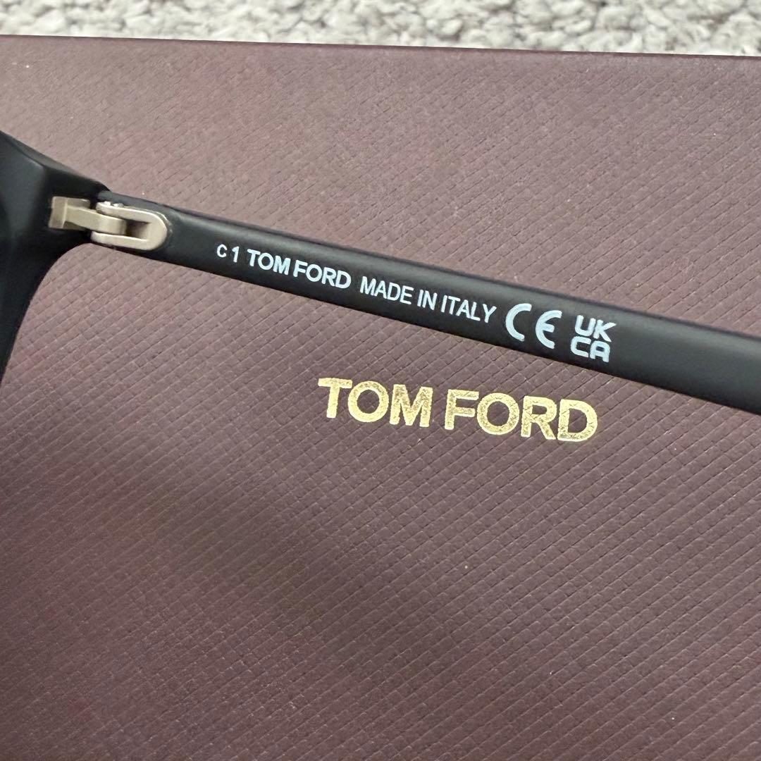 TOM FORD トムフォード TF1049D マットブラック