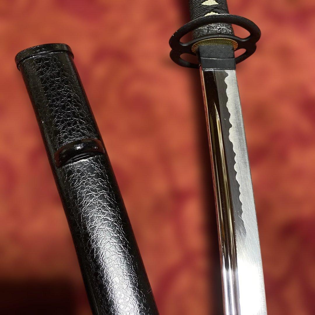 高級模造刀 武蔵拵え 黒柄 海鼠透し鍔 黒鱗鞘