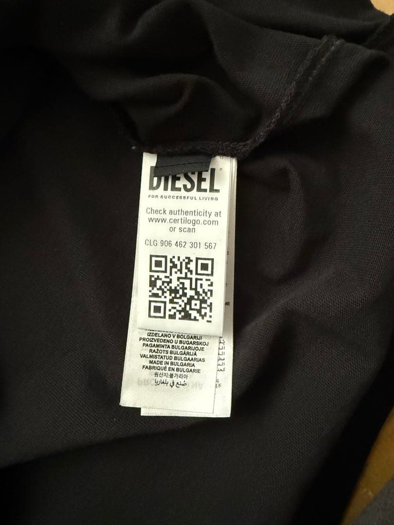 DIESEL ブラック Tシャツ