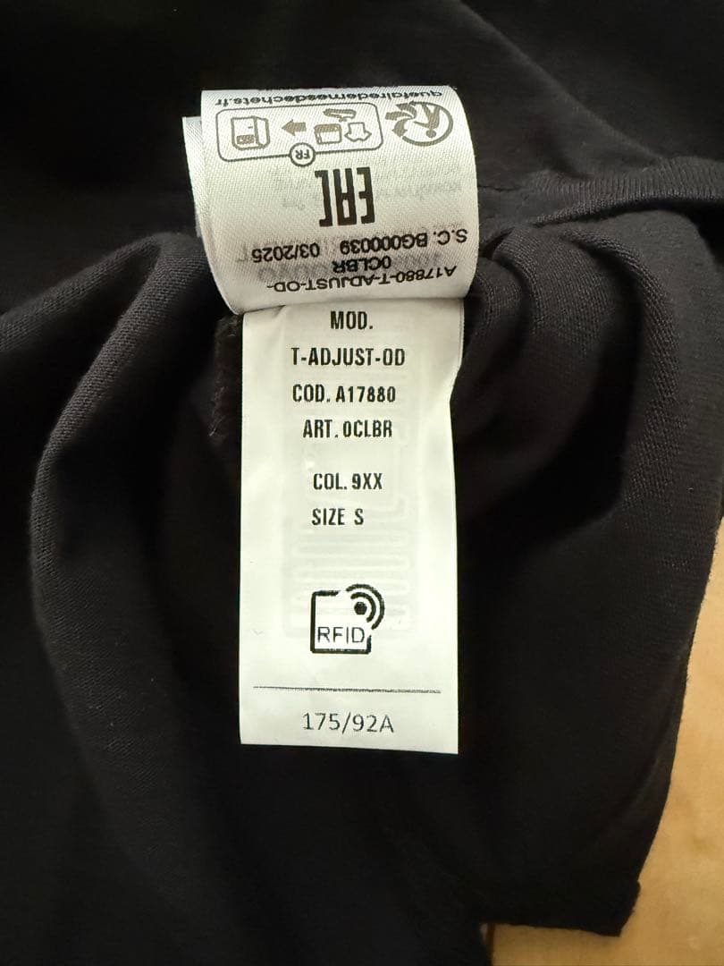 DIESEL ブラック Tシャツ