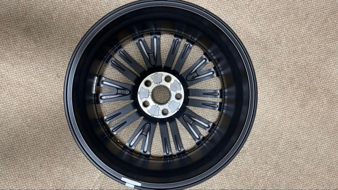 ヤリスクロス純正ホイール新車外し　1本　送料込み　①